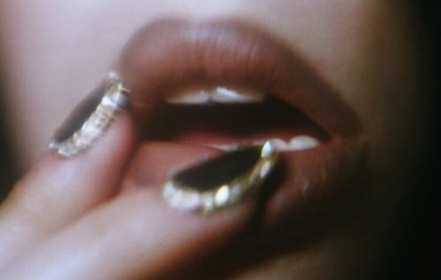 BLUZKA CZRNA KROTKI REKAW